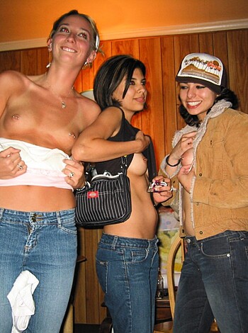 YOUNG GIRLS at PARTY 11 - Photo 21