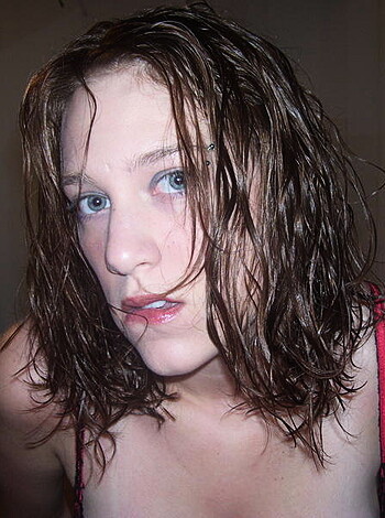 Amateur set - Young girl with big boobs - Photo 2
