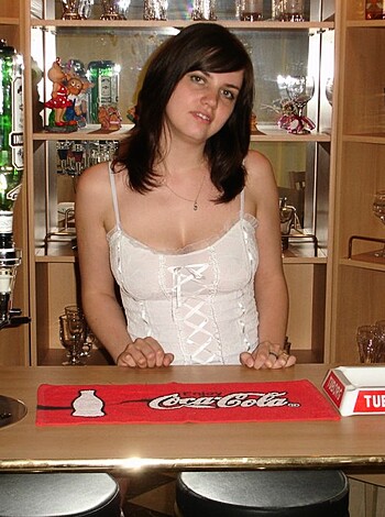 Amateur Linda - Beatifull girl showing pussy - Photo 1