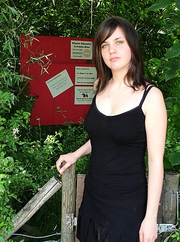 Amateur Linda - Beatifull girl showing pussy - Photo 15