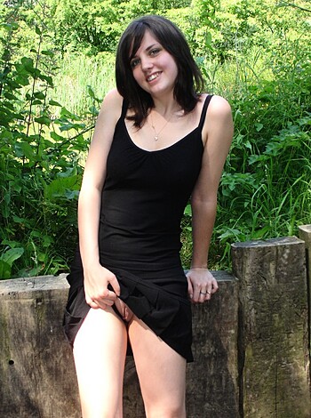 Amateur Linda - Beatifull girl showing pussy - Photo 17