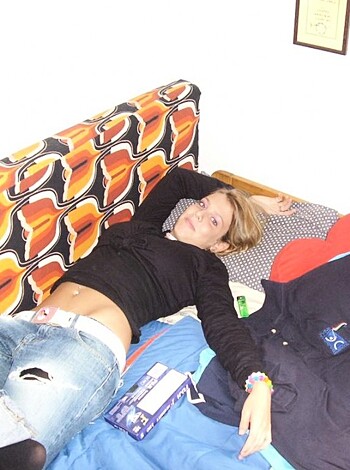 Young amateur girl like sucking - Photo 6