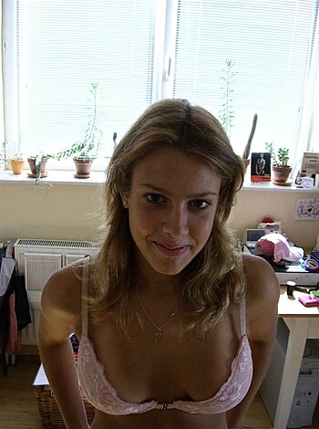 Young amateur girl like sucking - Photo 50