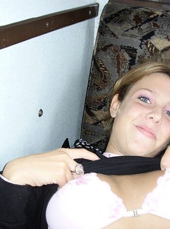 Young amateur girl like sucking - Photo 69