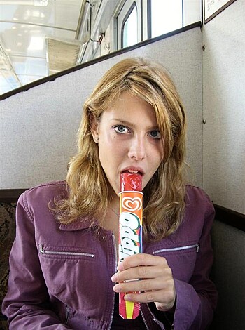 Young amateur girl like sucking - Photo 70