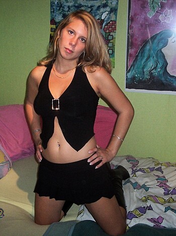 Private Pics - Young Amateur Girlfriend - Photo 2