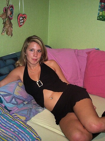 Private Pics - Young Amateur Girlfriend - Photo 4