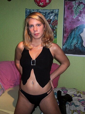 Private Pics - Young Amateur Girlfriend - Photo 6