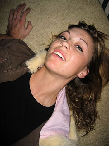 Stolen Pics - Young Girl 26 - Photo 5