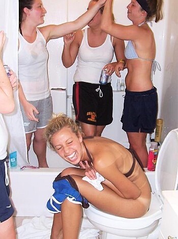 YOUNG GIRLS at PARTY- Drunk teenagers - Amateurs pics 12 - Photo 7