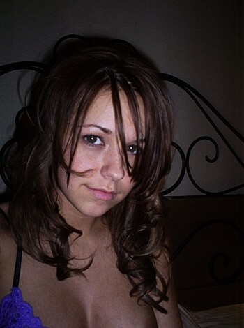 Stolen Pics - Young girl in underwear 64 - Photo 2