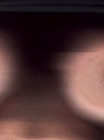 Girls scanning their pussies - Photo 10