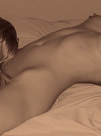 Whitney and lesbian friends - Photo 14