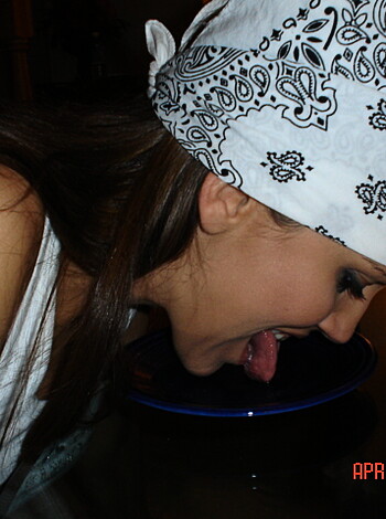 Whitney and lesbian friends - Photo 28