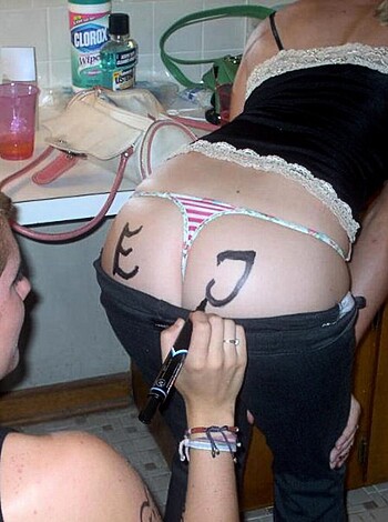 YOUNG GIRLS at PARTY-  Drunk teenagers - Amateurs pics 14 - Photo 4