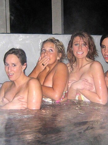 YOUNG GIRLS at PARTY-  Drunk teenagers - Amateurs pics 14 - Photo 16