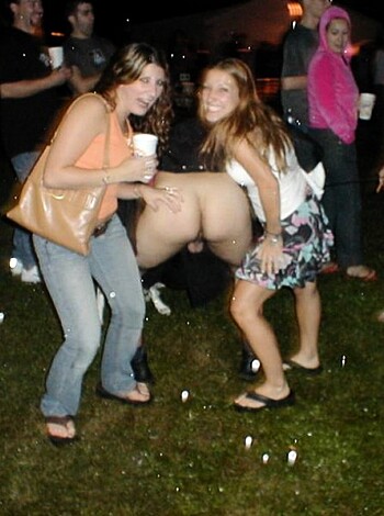 YOUNG GIRLS at PARTY-  Drunk teenagers - Amateurs pics 14 - Photo 34