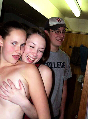 YOUNG GIRLS at PARTY-  Drunk teenagers - Amateurs pics 14 - Photo 42