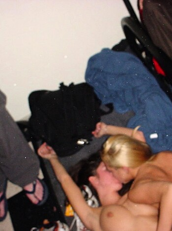 YOUNG GIRLS at PARTY-  Drunk teenagers - Amateurs pics 14 - Photo 48