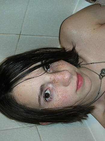 Stolen Pics - Young Girl 123 - Photo 7
