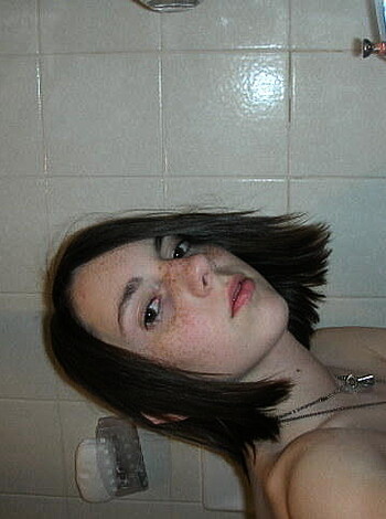 Stolen Pics - Young Girl 123 - Photo 8