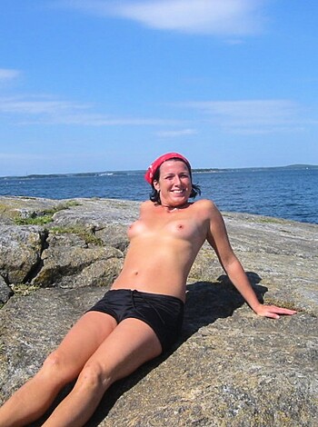 Beach Girl - Nudist - Photo 32