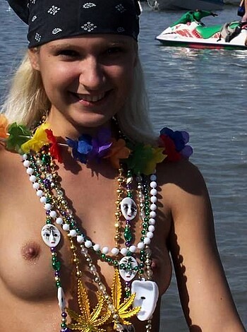 Beach Girl - Nudist - Photo 82