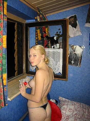 "Take a gander at this bitch with the tits out, fuckin' lookin' at shit through a fuckin' window with some fuckin' candles and shit reflectin' off a fuckin' mirror behind her. Ah, sweet Jesus."