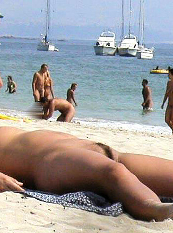 Nude Beach 07 - Photo 36