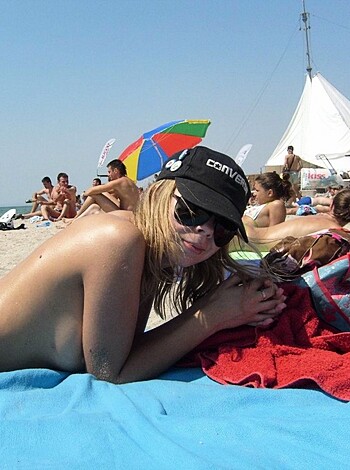 Nude Beach 05 - Photo 17