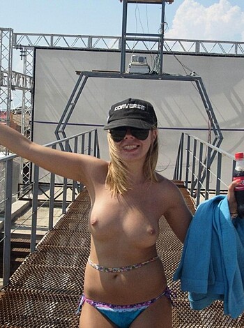 Nude Beach 05 - Photo 19
