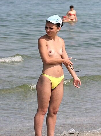 Nude Beach 08 - Photo 33