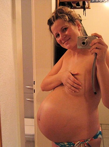 Amateurs Pregnant Girl 01 - Photo 16