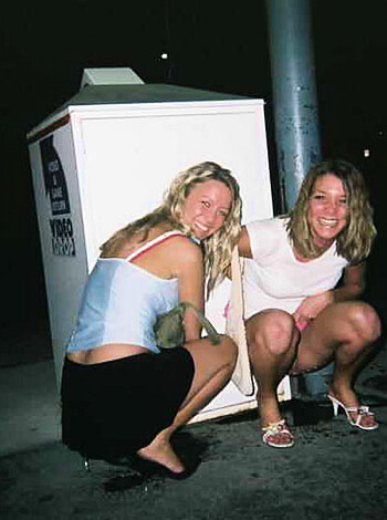 Young Amateurs peeing - pissing in Public No.02 - Photo 30