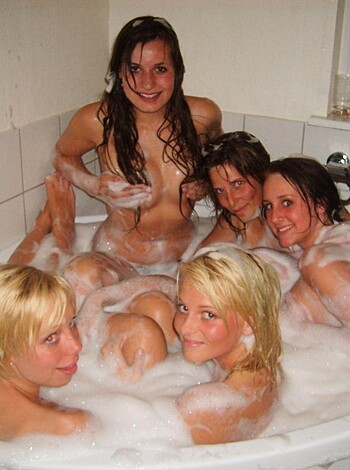 Naked girls in bathroom 9145318 - Photo 34