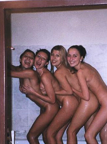 Group Girls - Shower and Bath No.03 - Photo 22