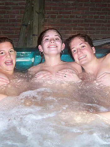 Group Girls - Shower and Bath No.03 - Photo 27