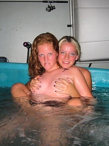 Group Girls - Shower and Bath No.03 - Photo 33