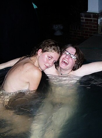 Group Girls - Shower and Bath No.03 - Photo 40