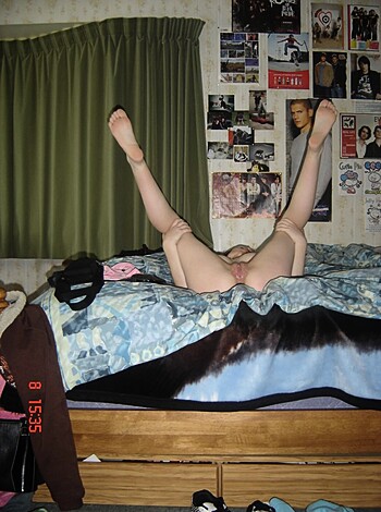 """
Look at this fucking photo of some dude's ass and legs.
"""
