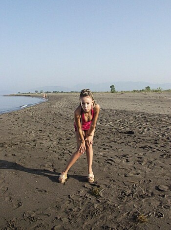 Charlotte naked on the beach -39793 - Photo 4