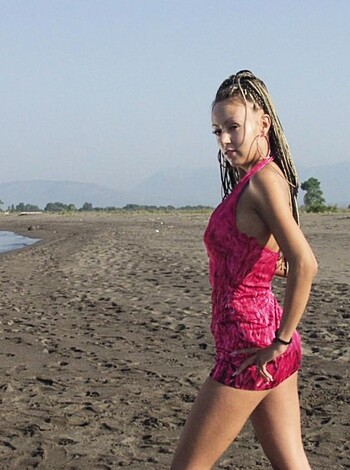 Charlotte naked on the beach -39793 - Photo 10