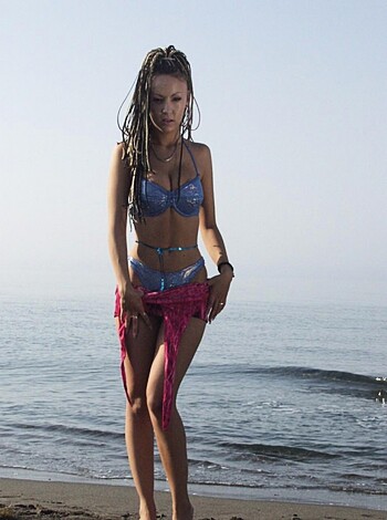 Charlotte naked on the beach -39793 - Photo 16