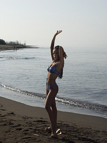Charlotte naked on the beach -39793 - Photo 17