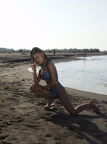 Charlotte naked on the beach -39793 - Photo 20
