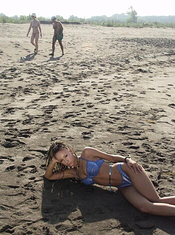 Charlotte naked on the beach -39793 - Photo 22