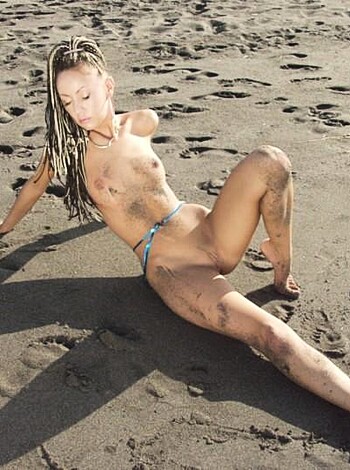 Charlotte naked on the beach -39793 - Photo 81