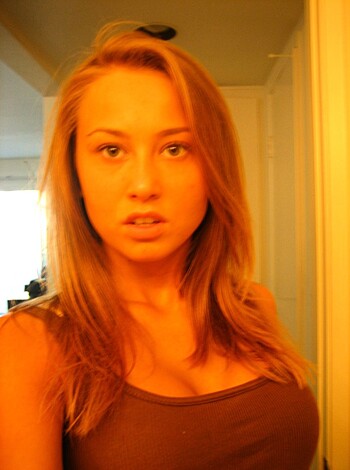 Perfect blond girl  - Sweet pussy and tits - Photo 2