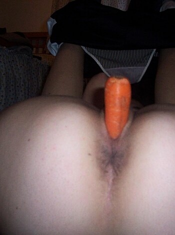 "Here's a shot of some dude stickin' a goddamn fuckin' carrot up his ass. Look at that asshole."