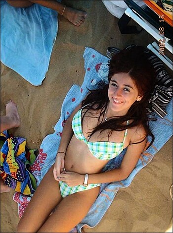 Set - She was so young and so hot 6 years ago - Photo 9